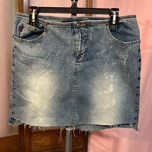 Vintage Mudd Yo !  Mini denim Grommets on the side Shirt